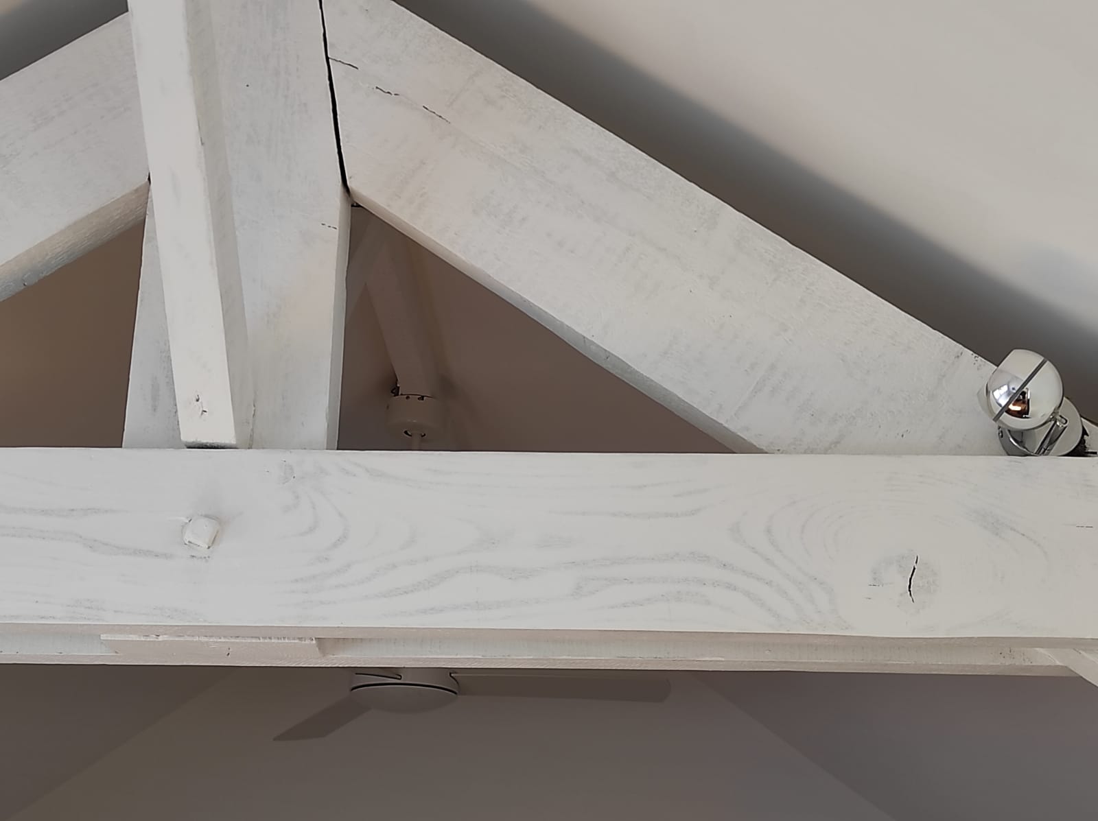 Peinture de poutre intérieur - avant